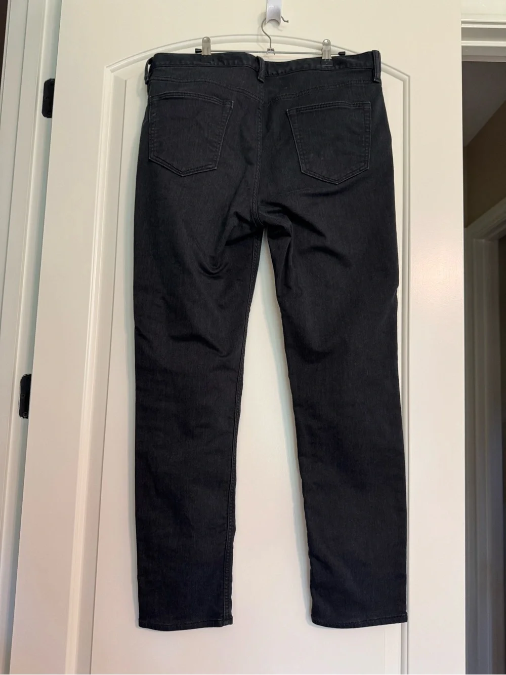 Banana Republic Men's Black Traveler Athletic Tapered Jeans